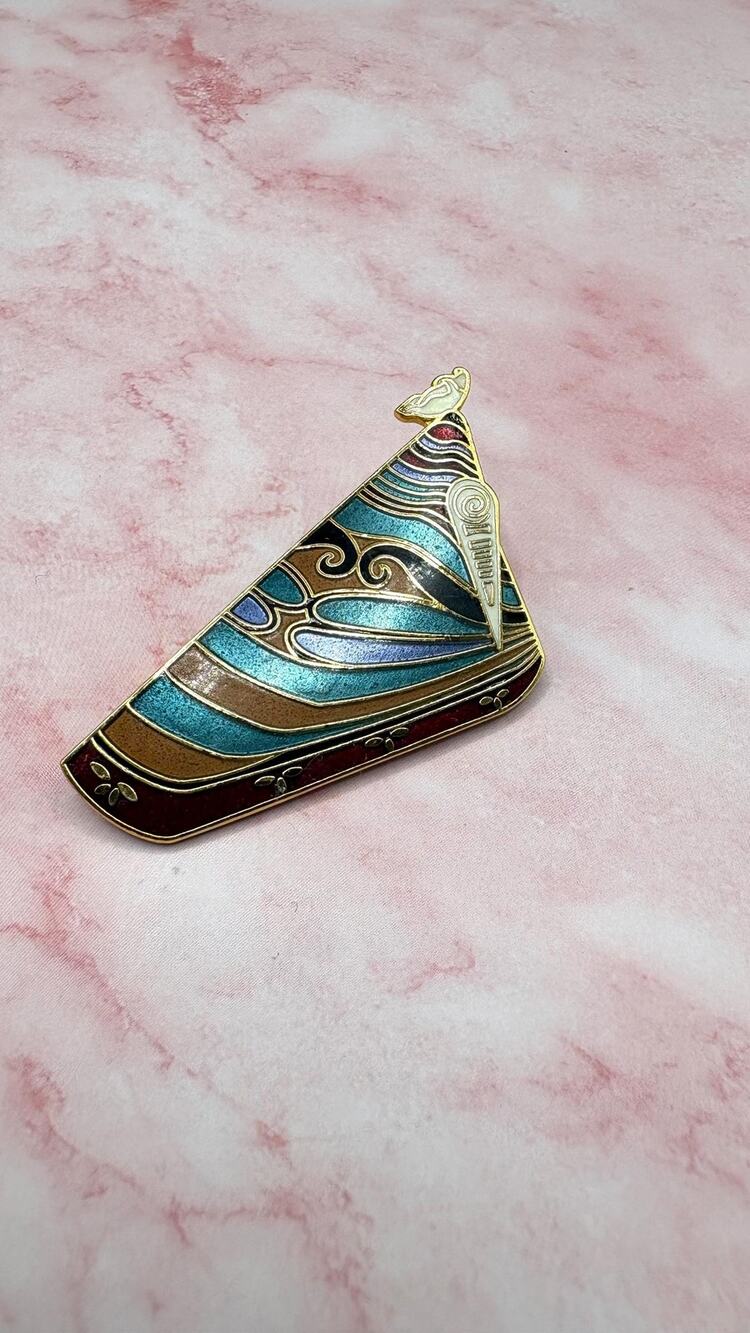 Alutiiq Museum Alaska Cloisonne Enamel Brooch Pin Bentwood Hunting Kodiak